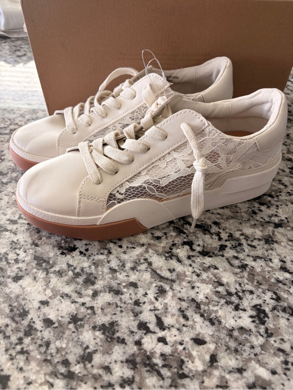 New White Lace Women’s 7 Harrison Dolce Vita Sneakers